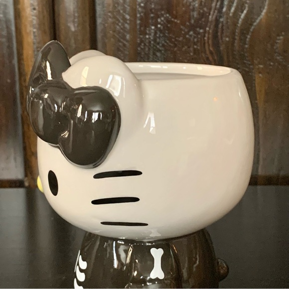 HTF - Hello Kitty Skeleton 20oz Figural Halloween Mug - Picture 7 of 14
